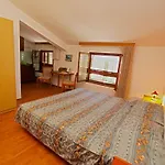 Centar 424 Maison d'hôtes Medulin