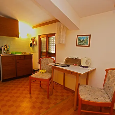 Centar 424 Pensión Medulin