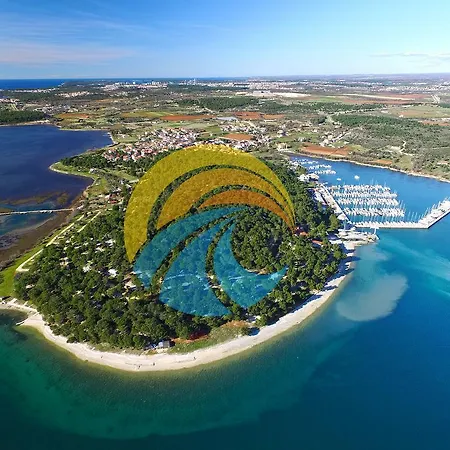 Centar 424 Гостевой дом Медулин